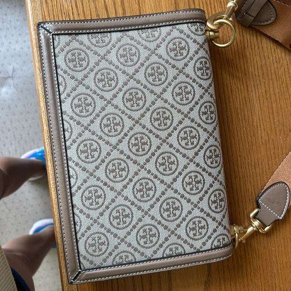 Tory Burch Tan and Brown Logo Crossbody Bag - Picture 2 of 4